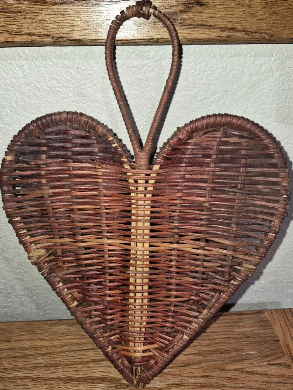 Unique Wicker Heart Shaped Hanging Wall Pocket Basket